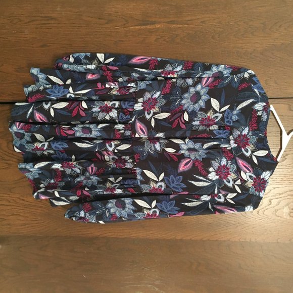 Sami + Dani Print Blouse with Tie and Buttons - Picture 3 of 3